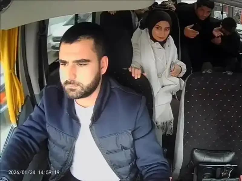 Fenalaşan Yolcu İçin Direksiyonu Hastaneye Kırdı: Dakikalarla Yarıştı!