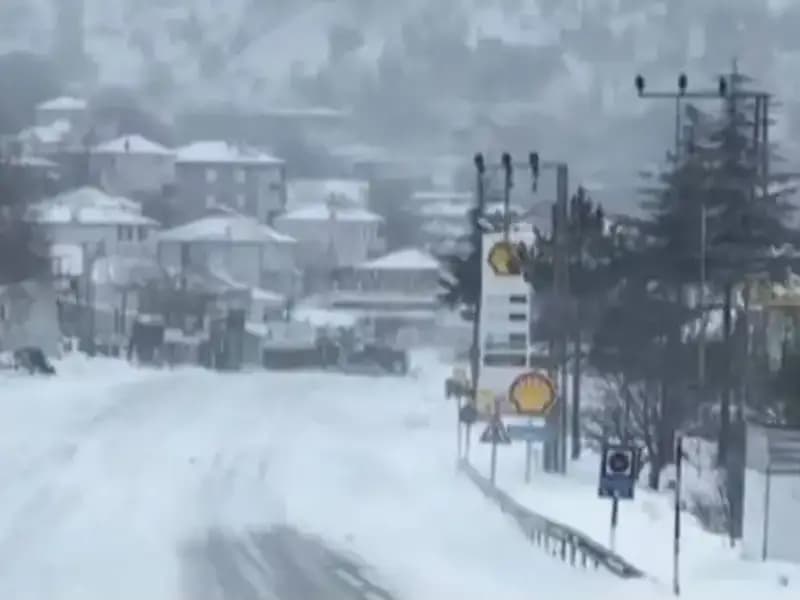 Sertavul Geçidi'nde Kış Uyarıları: Kar, Tipi ve Sis Ulaşımı Olumsuz Etkiledi