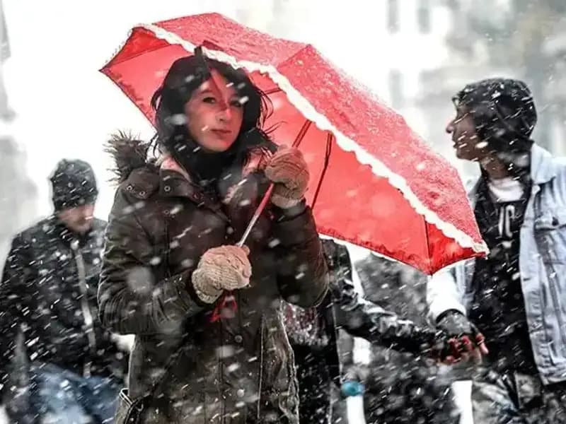 İstanbul'da Soğuk Hava Dalgası: Sıcaklık 20 Derece Birden Düşecek!