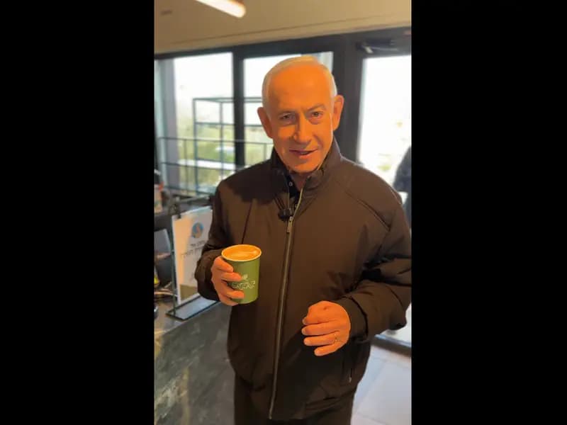 Netanyahu, "Öldü" İddialarına Sosyal Medyada Yanıt Verdi