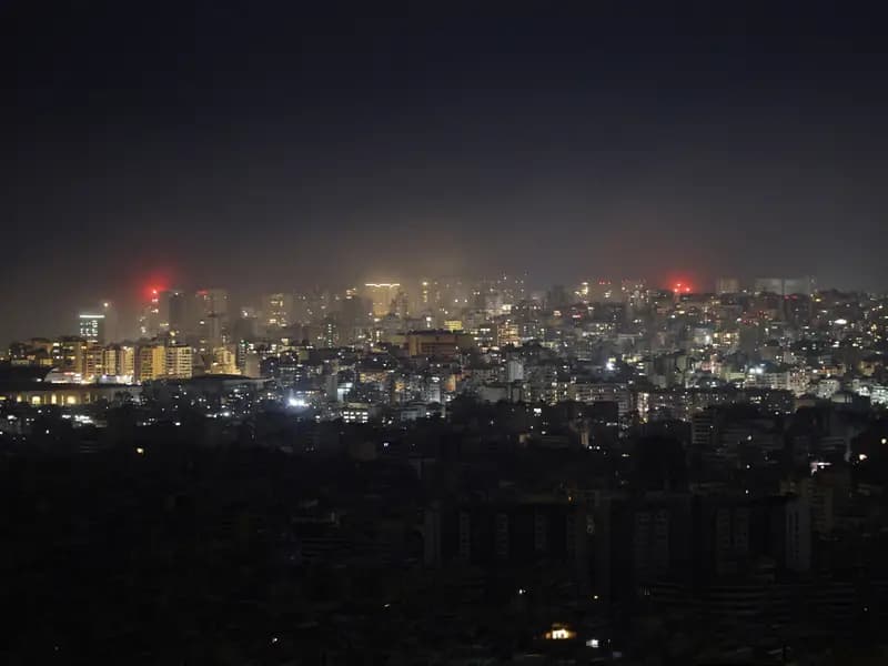 İsrail Beyrut'u Bombalamaya Devam Ediyor: Ölü Sayısı 850'yi Geçti