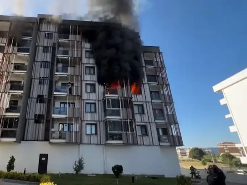 Çanakkale'de Geceyi Alevler İçinde Geçiren Vatandaşlar Korku Dolu Anlar Yaşadı