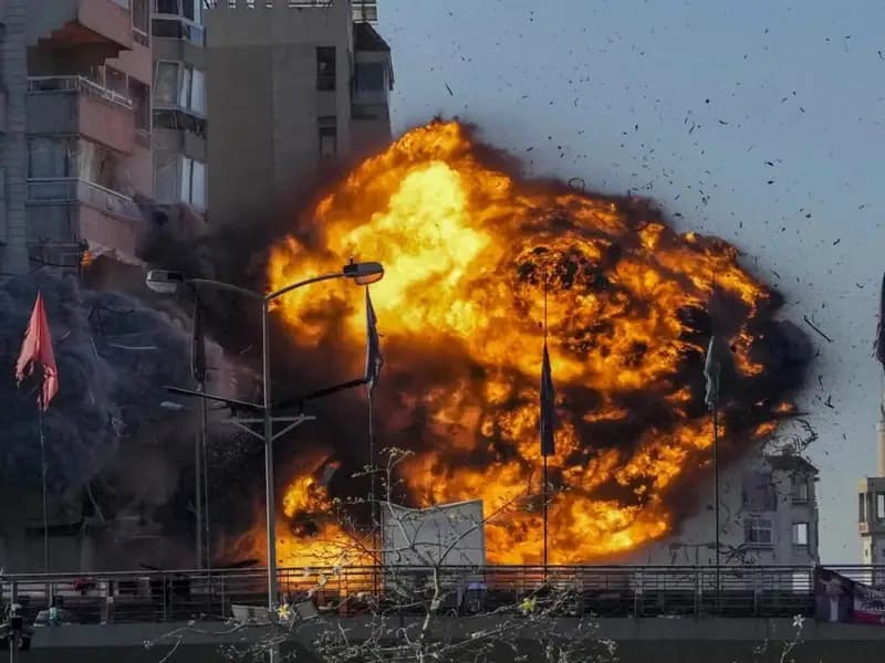 İsrail'den Sivillere Yönelik Hava Saldırısı