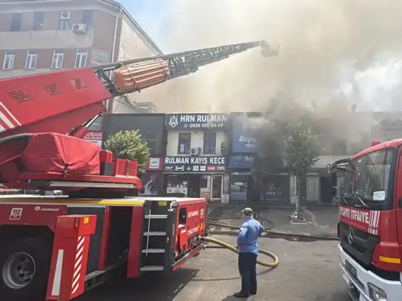Ümraniye Oto Sanayi Sitesinde Korkutan Yangın: Sebebi Nedir?