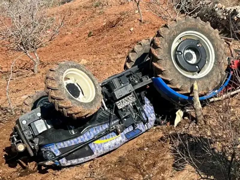 Siirt’te Traktör Devrildi: Bir Hayat Kayıp, İki Yaralı