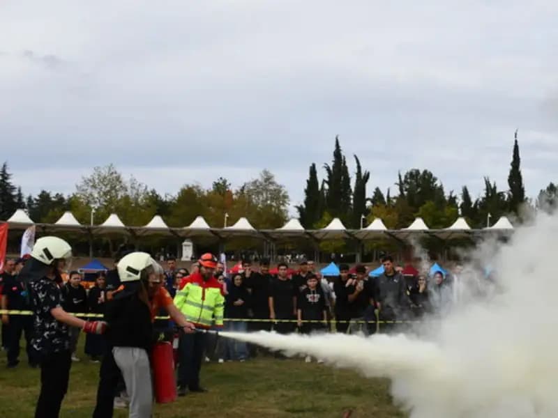 Öğrencilere Afet ve İlk Yardım Eğitimi Verildi: Hayati Bilgiler Aktarıldı