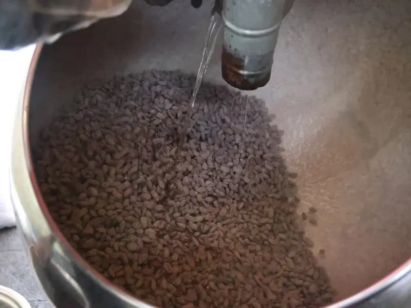 Elazığ'da Badem Şekeri Tüketimi Ramazan'da Patladı