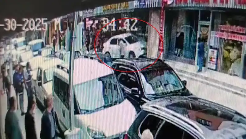 Alkollü Sürücü Feci Kaza: İki Çocuk Son Anda Kurtuldu!
