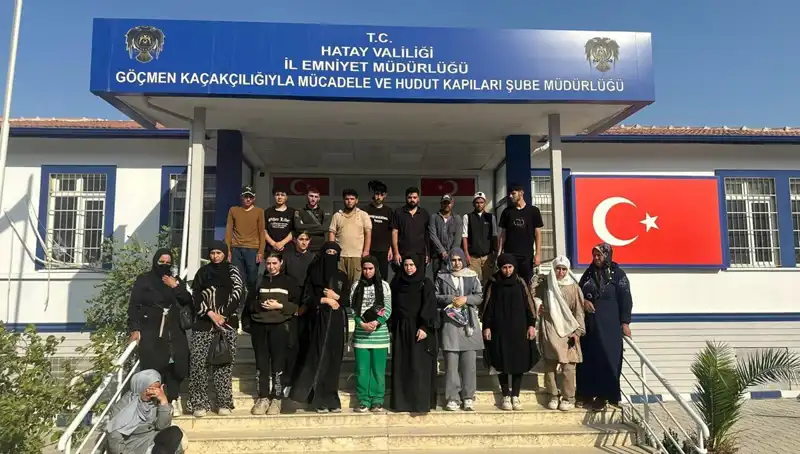 Minibüste Yakalanan 24 Göçmen: Korkunç Yolculuğun Ardındaki Gerçekler
