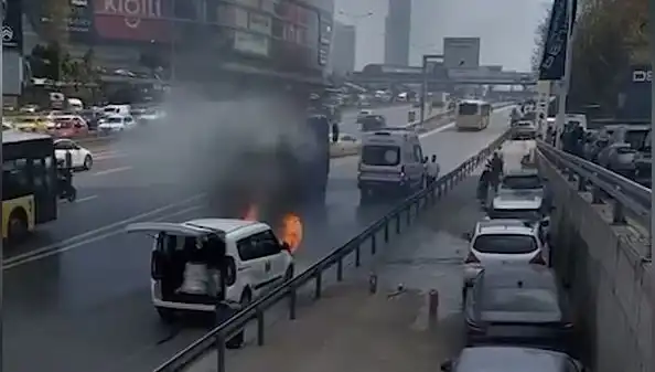 Yanan Araca TOMA ile Müdahale: Olay Anı Kameralara Yansıdı