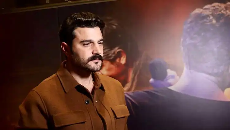 Murat Göğebakan: Kalbim Yaralı dizisinin oyuncu kadrosu ve hikayesiyle dikkat çekiyor