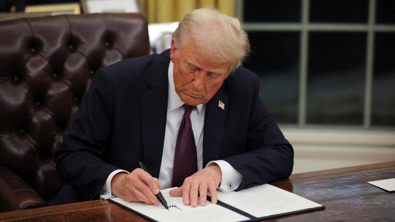 Trump, Hızlı Bir Karar Alarak Birçok Kararname İmzaladı
