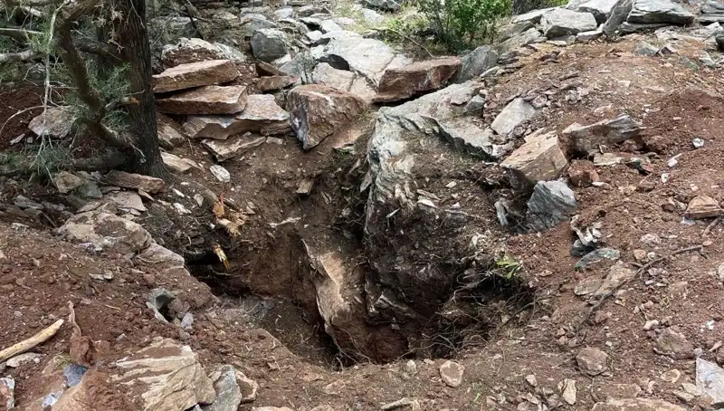 Eski Vali ve Emekli Albay Define Ararken Yakalandı! Olayın Arkasındaki Gizem Ne?