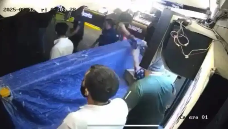 Ortaköy’deki Bıçaklı Kavga: Tekme Tokat Kavgada Neler Oldu?