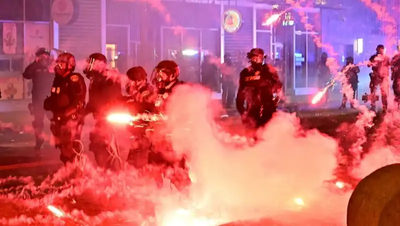ABD'de Isyan Dalgalanıyor: Los Angeles Protestoları Ülke Genelinde Yayılıyor