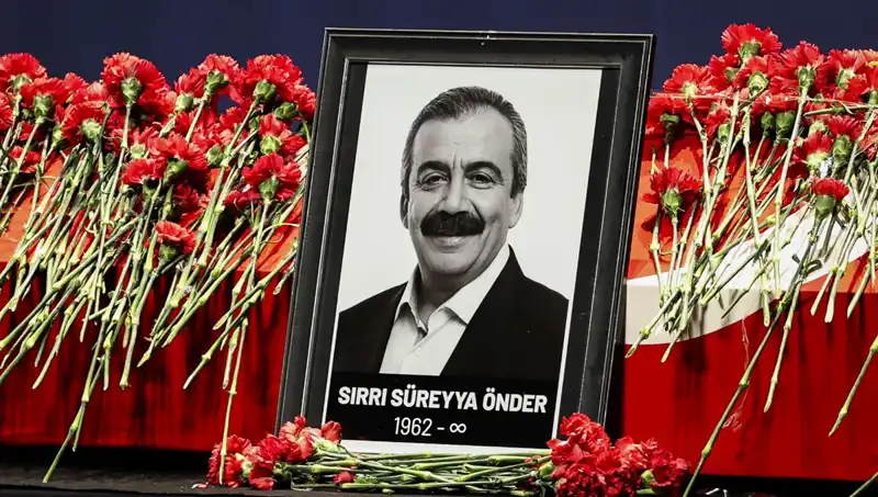 Meclis'te Sırrı Süreyya Önder’in Anması: Unutulmaz Anlar ve Duygusal Paylaşımlar