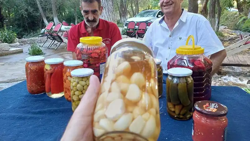 Araban Sarımsağı'nın Eşsiz Lezzetiyle Hazırlanan Turşular, Sağlık Ve Şifa Kaynağı