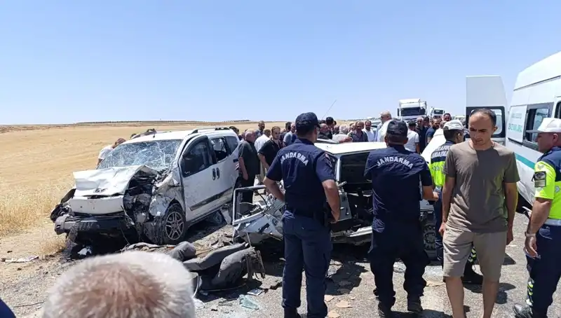 Otomobil ve Hafif Ticari Araç Çarpışması: 4 Ölüm ve 1 Yaralı