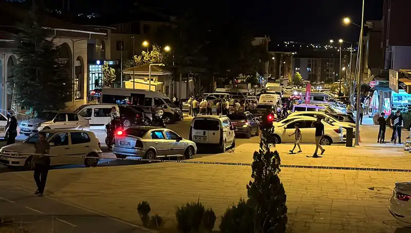İki Ailenin Kavgasında Kan Aktı: 1 Yaralı Ağır, 3 Yaralı Var