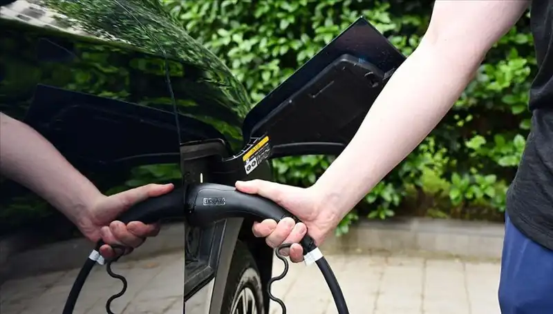 ABD’nin Gümrük Vergilerine Karşı İngiltere'den Elektrikli Araç Desteği