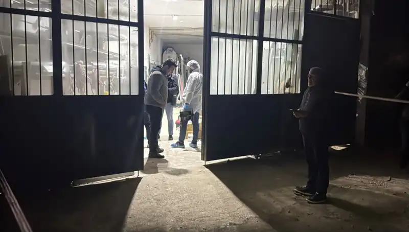 İş Yerinde Korkunç Cinayet: Battaniye ile Örtülen Dehşet Verici Olay