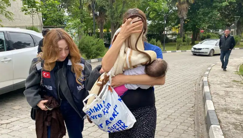 Evlerden Hırsızlık Yapan Kadın, Gizlice Girdikleri Evlerde Yakalandı