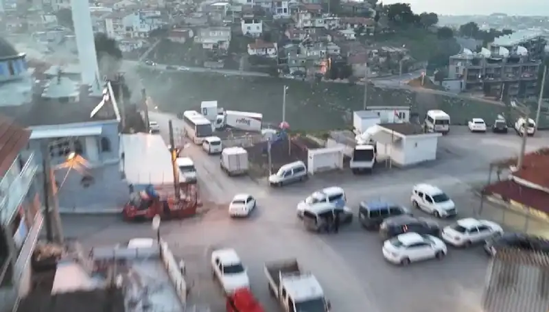 İzmir’de Dev Operasyon: 99 Adrese Eş Zamanlı Baskın ve 133 Gözaltı