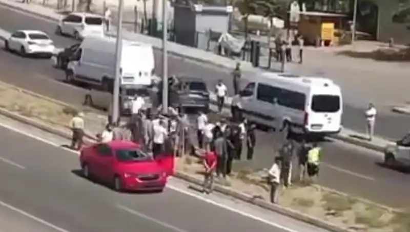 Yolun Karşısına Geçen Yayanın Başına Gelen Kaza Detayları