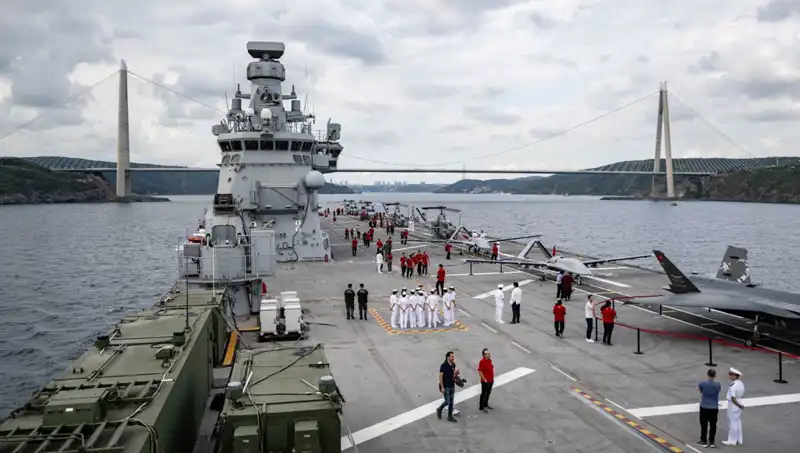 TCG Anadolu, Sarayburnu'ndan Ayrılarak Yeni Bir Göreve Başladı