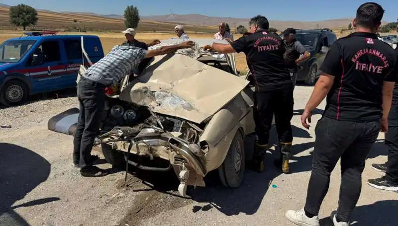 Kahramanmaraş’ta Feci Olay: Kamyonet ve Otomobil Çarpıştı