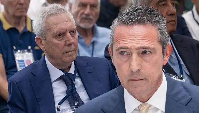 Fenerbahçe Divan Kurulu'nda Aziz Yıldırım'ın Şaşırtan Adaylık Açıklaması