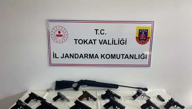 Tokat'ta Tehlikeli Kaçak Silah Operasyonu: İki Şahıs Gözaltında