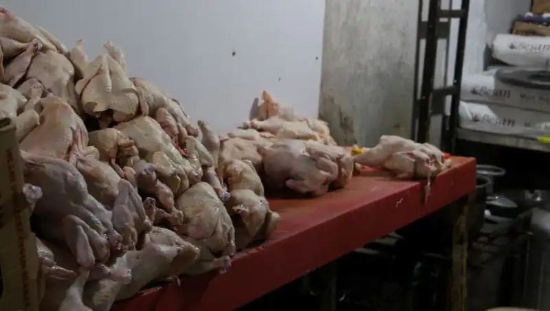 Döner İmalathanesinde Şok ve Tüyler Ürperten Görüntüler Ortaya Çıktı