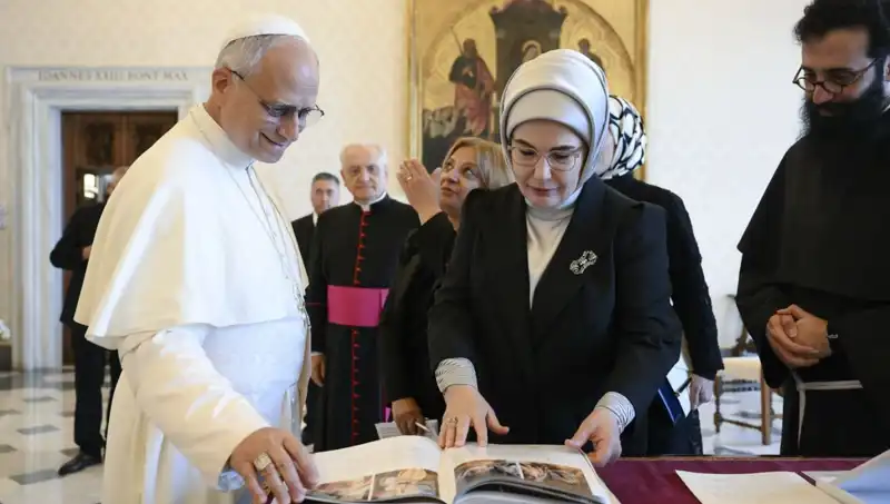 Emine Erdoğan ve Papa Leo: Gazze'deki İnsani Krize Dikkat Çekildi