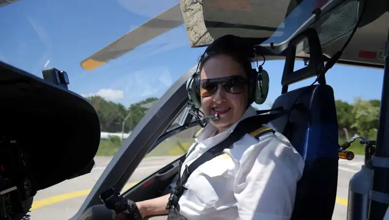 Türkiye’nin İlk ve Tek Kadın Ambulans Helikopter Pilotunun İlham Verici Hikayesi