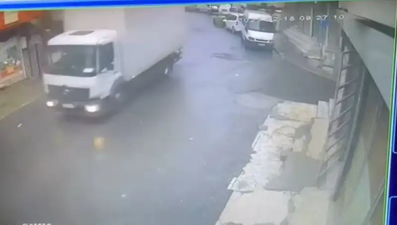 Sahte Polisler, 1,7 Milyon Liralık Gasp Gerçekleştirdi: Yakalanınca "Şaka Yapacaktık" Dediler