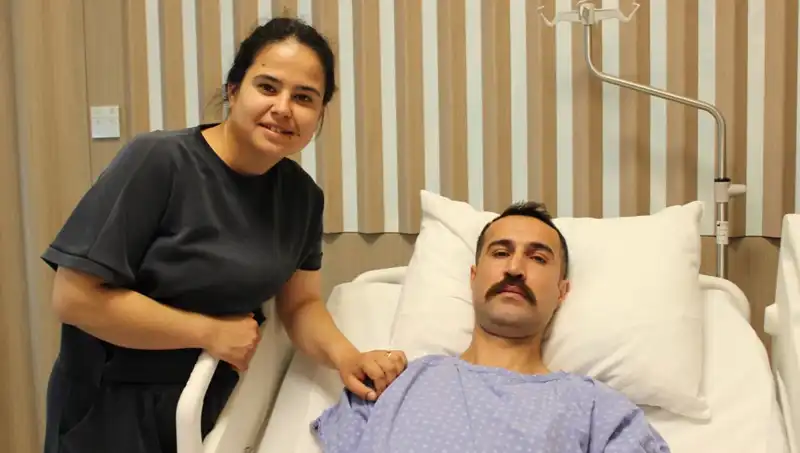 32 Yaşındaki Kadında Mide Kanaması Sanısı: Sonuç Kalın Bağırsak Kanseri